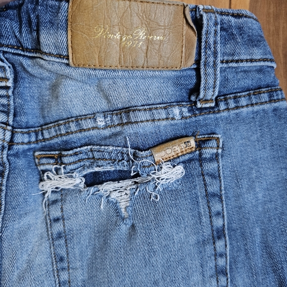 Joe's Denim Distressed Jean Shorts Size 26 - Picture 4 of 6